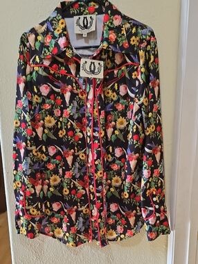 Rodeo Quincy Junk Gypsy Women's Floral Button-Down Shirt in Black
